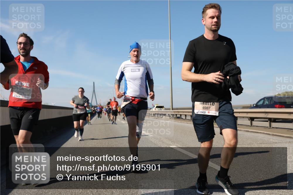 03.10.2025 - Köhlbrandbrückenlauf Yannick Fuchs http://msf.ph/oto/9195901 03.10.2025 12:01:31 Position 3 5725, 9, 4987 meine-sportfotos.de