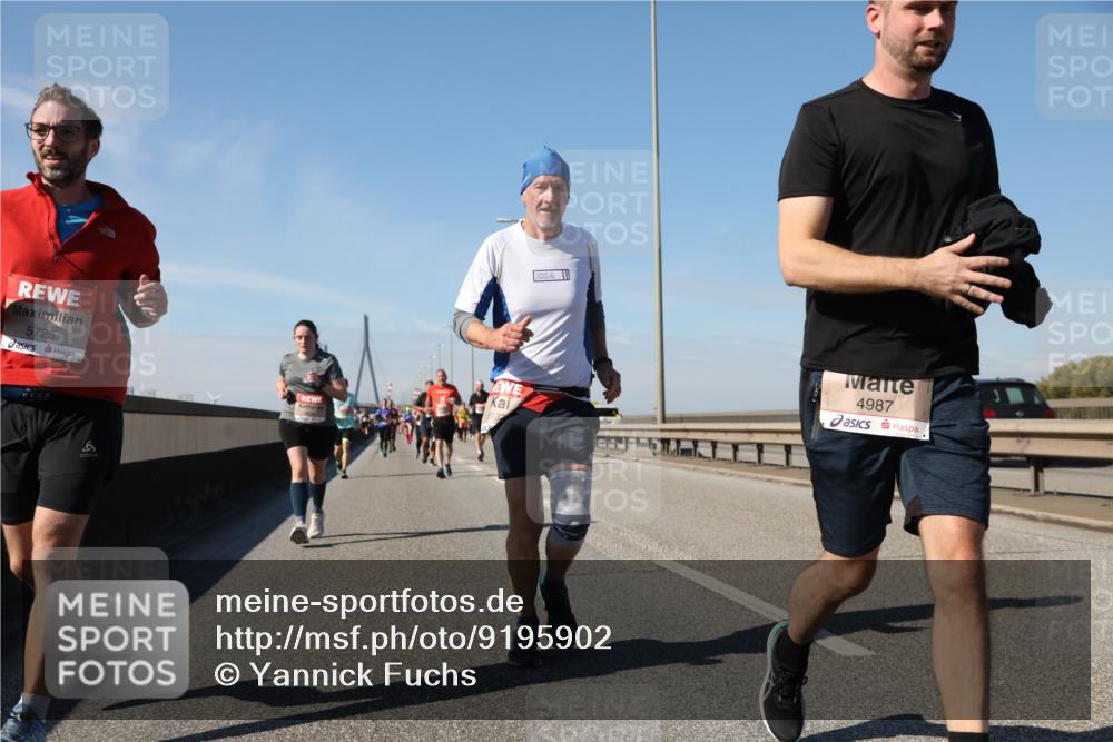 03.10.2025 - Köhlbrandbrückenlauf Yannick Fuchs http://msf.ph/oto/9195902 03.10.2025 12:01:31 Position 3 5725, 4987, 6132 meine-sportfotos.de