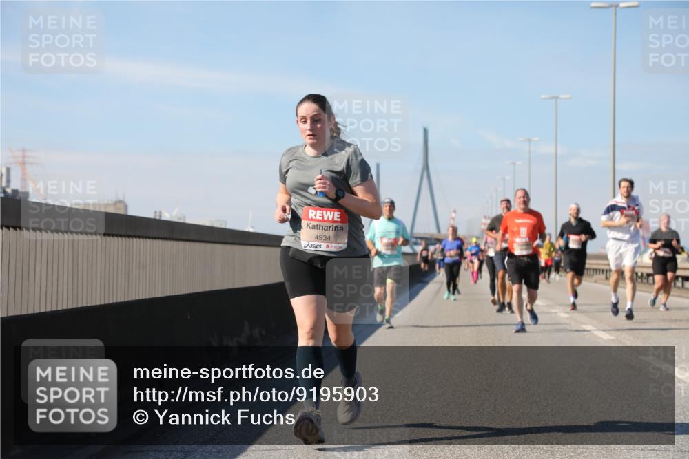 03.10.2025 - Köhlbrandbrückenlauf Yannick Fuchs http://msf.ph/oto/9195903 03.10.2025 12:01:32 Position 3 4934 meine-sportfotos.de