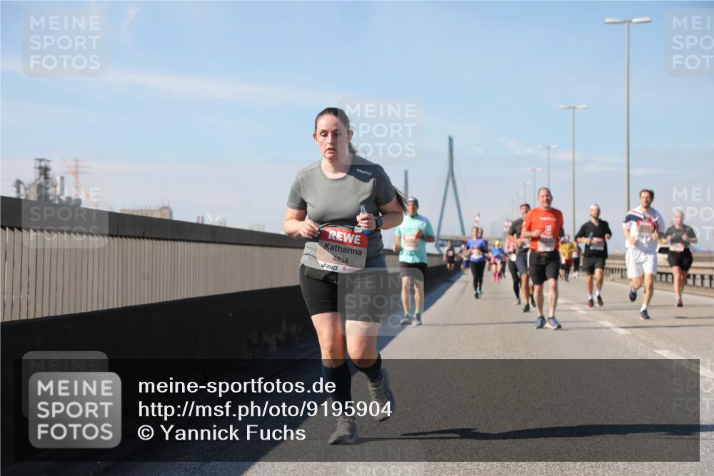 03.10.2025 - Köhlbrandbrückenlauf Yannick Fuchs http://msf.ph/oto/9195904 03.10.2025 12:01:32 Position 3 4934 meine-sportfotos.de