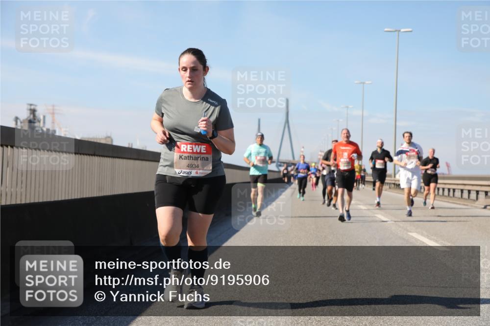 03.10.2025 - Köhlbrandbrückenlauf Yannick Fuchs http://msf.ph/oto/9195906 03.10.2025 12:01:32 Position 3 4934 meine-sportfotos.de