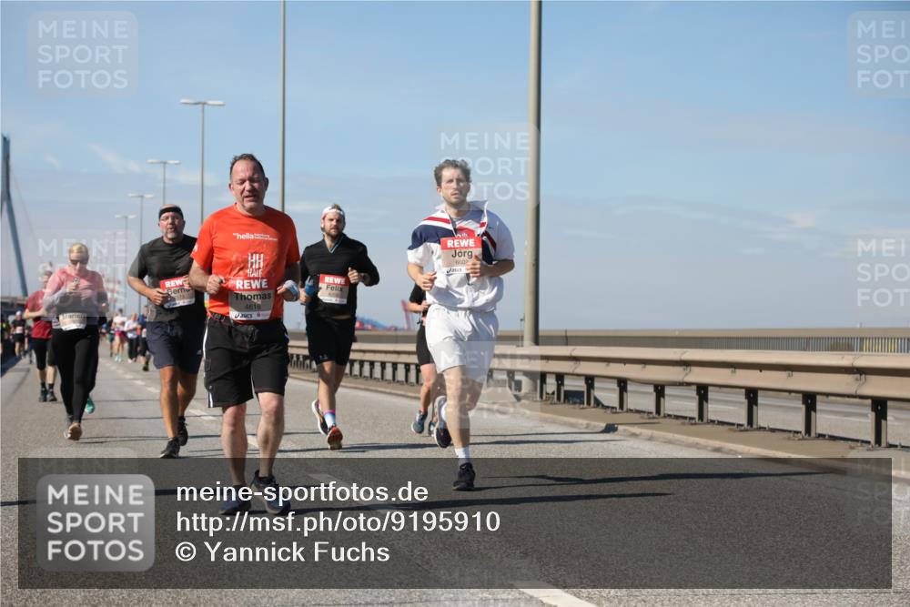 03.10.2025 - Köhlbrandbrückenlauf Yannick Fuchs http://msf.ph/oto/9195910 03.10.2025 12:01:35 Position 3 6602, 4616 meine-sportfotos.de