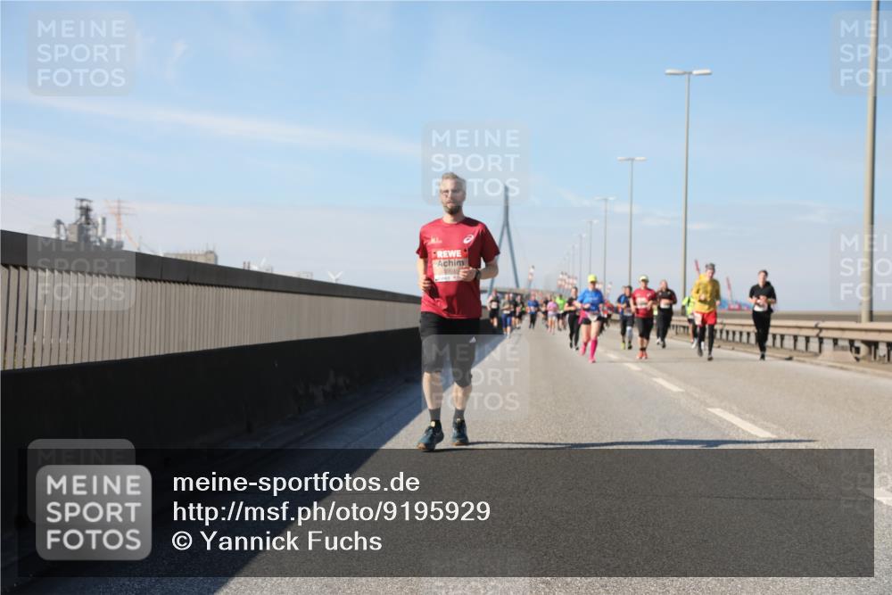 03.10.2025 - Köhlbrandbrückenlauf Yannick Fuchs http://msf.ph/oto/9195929 03.10.2025 12:01:41 Position 3 9012 meine-sportfotos.de