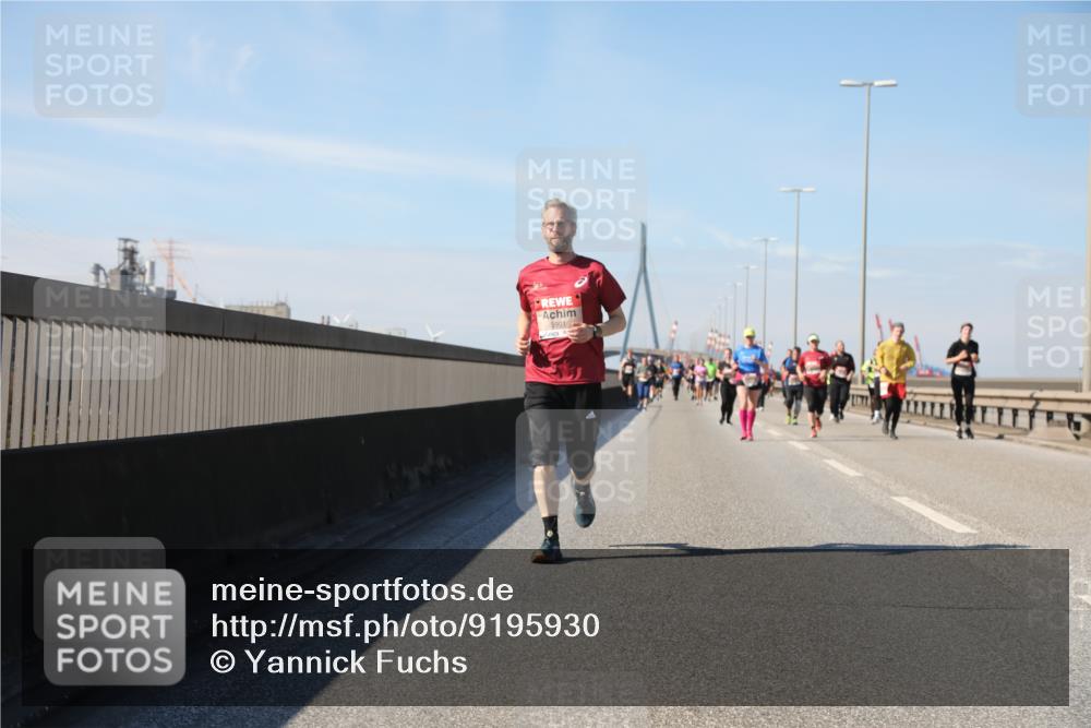 03.10.2025 - Köhlbrandbrückenlauf Yannick Fuchs http://msf.ph/oto/9195930 03.10.2025 12:01:42 Position 3 901 meine-sportfotos.de