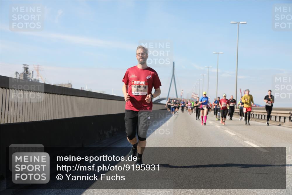 03.10.2025 - Köhlbrandbrückenlauf Yannick Fuchs http://msf.ph/oto/9195931 03.10.2025 12:01:42 Position 3 5901 meine-sportfotos.de