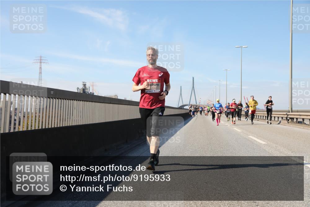03.10.2025 - Köhlbrandbrückenlauf Yannick Fuchs http://msf.ph/oto/9195933 03.10.2025 12:01:42 Position 3 5901 meine-sportfotos.de