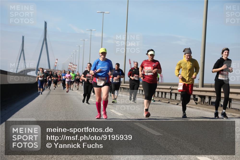 03.10.2025 - Köhlbrandbrückenlauf Yannick Fuchs http://msf.ph/oto/9195939 03.10.2025 12:01:46 Position 3 5712, 5125 meine-sportfotos.de