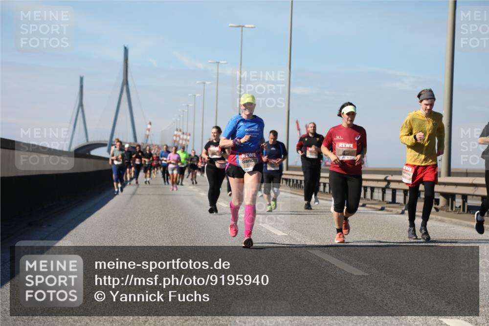 03.10.2025 - Köhlbrandbrückenlauf Yannick Fuchs http://msf.ph/oto/9195940 03.10.2025 12:01:46 Position 3 5712 meine-sportfotos.de