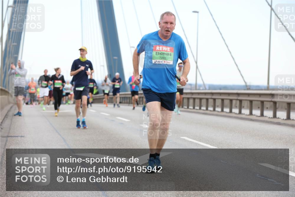 03.10.2025 - Köhlbrandbrückenlauf Lena Gebhardt http://msf.ph/oto/9195942 03.10.2025 15:24:02 Position 1 7285 meine-sportfotos.de
