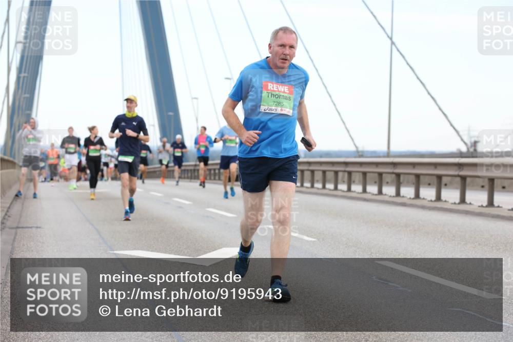 03.10.2025 - Köhlbrandbrückenlauf Lena Gebhardt http://msf.ph/oto/9195943 03.10.2025 15:24:03 Position 1 7285 meine-sportfotos.de