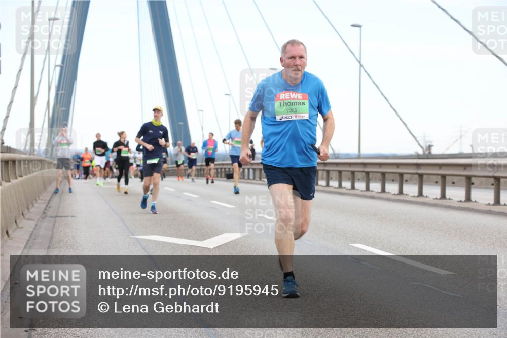 03.10.2025 - Köhlbrandbrückenlauf Lena Gebhardt http://msf.ph/oto/9195945 03.10.2025 15:24:03 Position 1 7285 meine-sportfotos.de