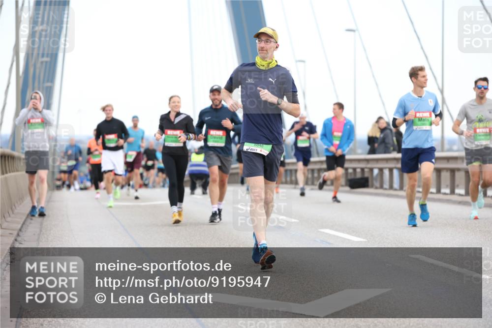 03.10.2025 - Köhlbrandbrückenlauf Lena Gebhardt http://msf.ph/oto/9195947 03.10.2025 15:24:04 Position 1 8848 meine-sportfotos.de