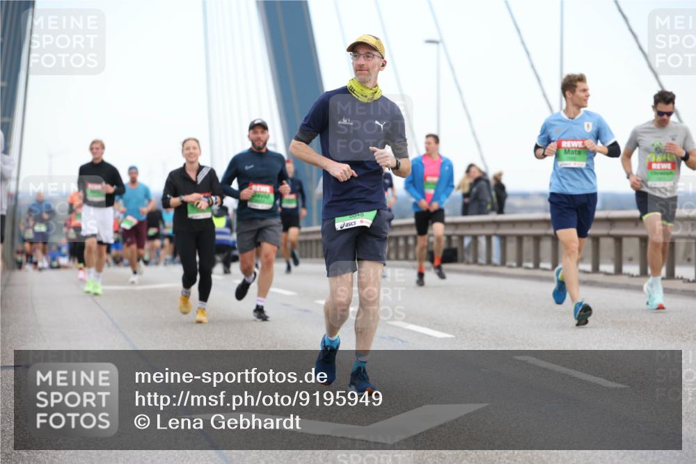 03.10.2025 - Köhlbrandbrückenlauf Lena Gebhardt http://msf.ph/oto/9195949 03.10.2025 15:24:05 Position 1 8848, 0 meine-sportfotos.de
