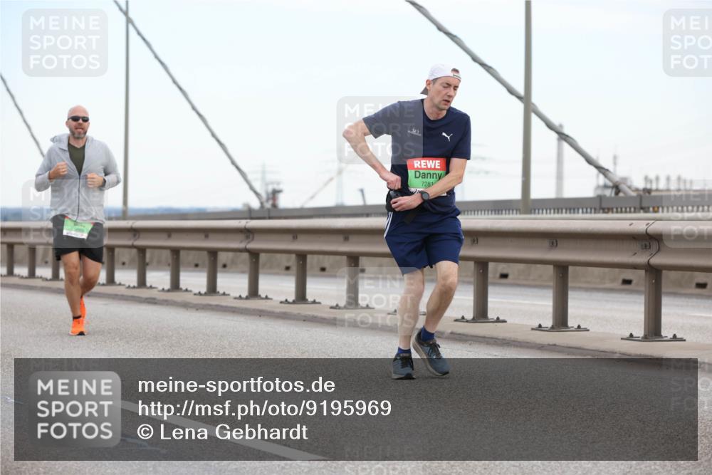 03.10.2025 - Köhlbrandbrückenlauf Lena Gebhardt http://msf.ph/oto/9195969 03.10.2025 15:24:14 Position 1 6996, 72814 meine-sportfotos.de
