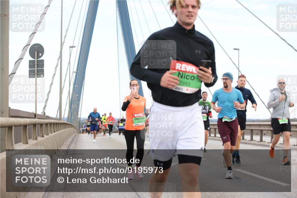 03.10.2025 - Köhlbrandbrückenlauf Lena Gebhardt http://msf.ph/oto/9195973 03.10.2025 15:24:15 Position 1 8994, 7343 meine-sportfotos.de
