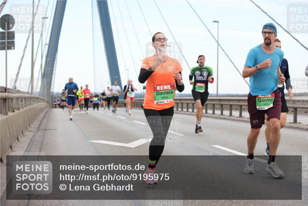 03.10.2025 - Köhlbrandbrückenlauf Lena Gebhardt http://msf.ph/oto/9195975 03.10.2025 15:24:16 Position 1 8994, 7403 meine-sportfotos.de