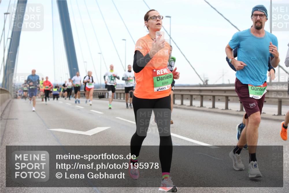 03.10.2025 - Köhlbrandbrückenlauf Lena Gebhardt http://msf.ph/oto/9195978 03.10.2025 15:24:17 Position 1 8994, 7403 meine-sportfotos.de