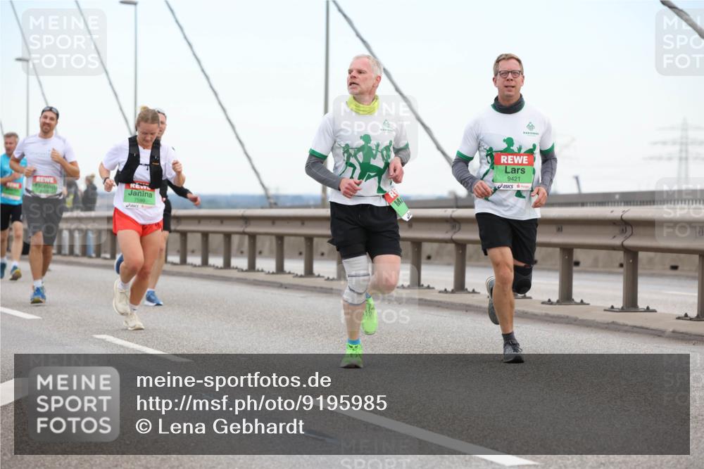 03.10.2025 - Köhlbrandbrückenlauf Lena Gebhardt http://msf.ph/oto/9195985 03.10.2025 15:24:20 Position 1 7599, 9421 meine-sportfotos.de