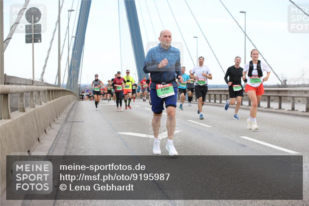 03.10.2025 - Köhlbrandbrückenlauf Lena Gebhardt http://msf.ph/oto/9195987 03.10.2025 15:24:22 Position 1 9127 meine-sportfotos.de