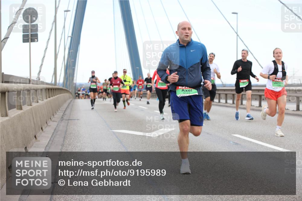 03.10.2025 - Köhlbrandbrückenlauf Lena Gebhardt http://msf.ph/oto/9195989 03.10.2025 15:24:23 Position 1 9127 meine-sportfotos.de