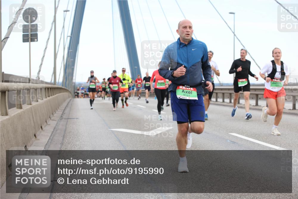03.10.2025 - Köhlbrandbrückenlauf Lena Gebhardt http://msf.ph/oto/9195990 03.10.2025 15:24:23 Position 1 9127 meine-sportfotos.de