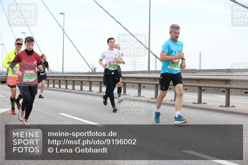 03.10.2025 - Köhlbrandbrückenlauf Lena Gebhardt http://msf.ph/oto/9196002 03.10.2025 15:24:27 Position 1 7207, 9377 meine-sportfotos.de