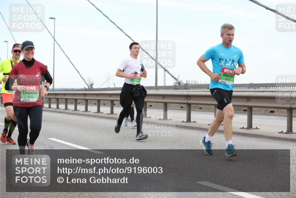 03.10.2025 - Köhlbrandbrückenlauf Lena Gebhardt http://msf.ph/oto/9196003 03.10.2025 15:24:28 Position 1 7207, 7522, 9377 meine-sportfotos.de
