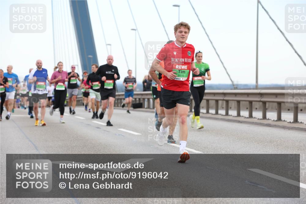 03.10.2025 - Köhlbrandbrückenlauf Lena Gebhardt http://msf.ph/oto/9196042 03.10.2025 15:24:41 Position 1 96, 9115 meine-sportfotos.de