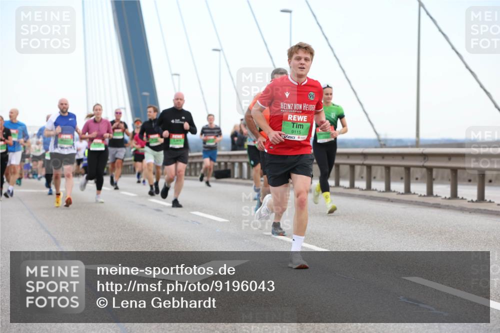 03.10.2025 - Köhlbrandbrückenlauf Lena Gebhardt http://msf.ph/oto/9196043 03.10.2025 15:24:41 Position 1 96, 9115 meine-sportfotos.de