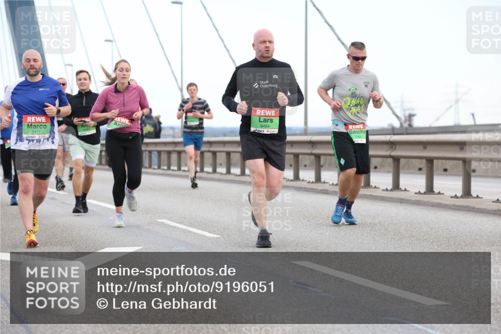 03.10.2025 - Köhlbrandbrückenlauf Lena Gebhardt http://msf.ph/oto/9196051 03.10.2025 15:24:45 Position 1 7471, 9484, 7485 meine-sportfotos.de