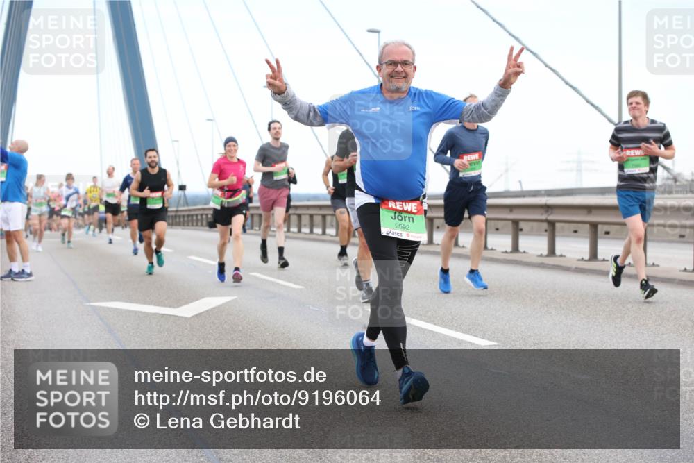 03.10.2025 - Köhlbrandbrückenlauf Lena Gebhardt http://msf.ph/oto/9196064 03.10.2025 15:24:50 Position 1 9592 meine-sportfotos.de