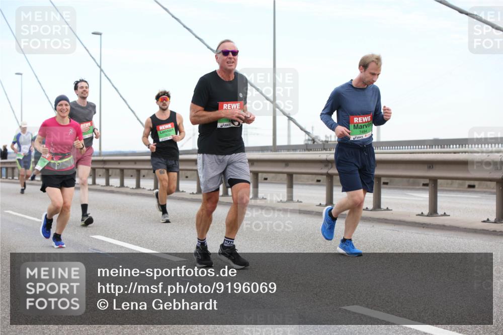 03.10.2025 - Köhlbrandbrückenlauf Lena Gebhardt http://msf.ph/oto/9196069 03.10.2025 15:24:51 Position 1 7494 meine-sportfotos.de