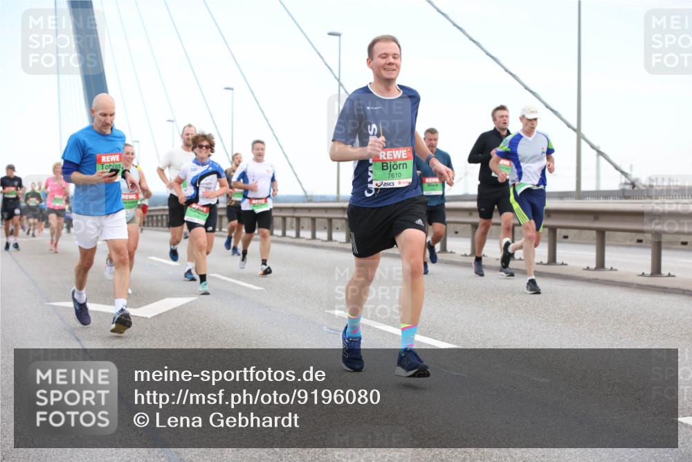 03.10.2025 - Köhlbrandbrückenlauf Lena Gebhardt http://msf.ph/oto/9196080 03.10.2025 15:24:55 Position 1 7610 meine-sportfotos.de