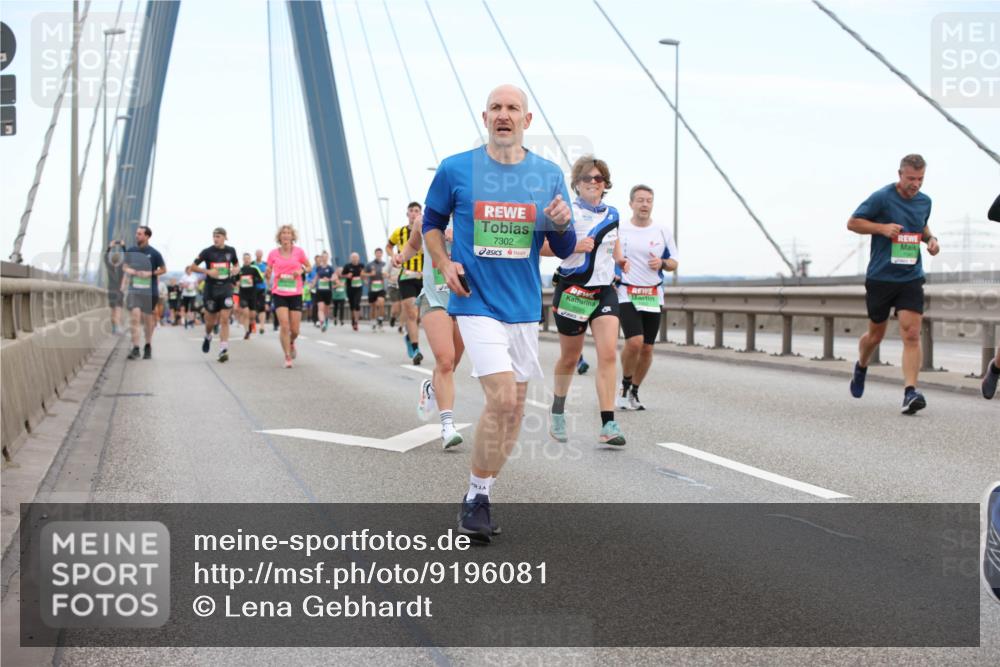 03.10.2025 - Köhlbrandbrückenlauf Lena Gebhardt http://msf.ph/oto/9196081 03.10.2025 15:24:56 Position 1 7302, 7085 meine-sportfotos.de