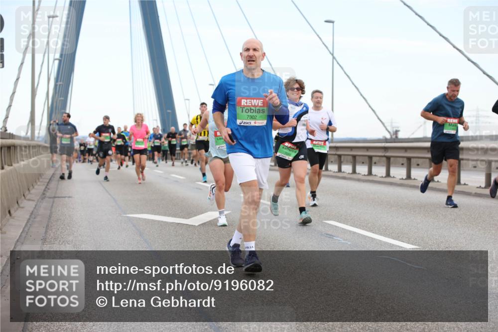 03.10.2025 - Köhlbrandbrückenlauf Lena Gebhardt http://msf.ph/oto/9196082 03.10.2025 15:24:56 Position 1 7302, 7085 meine-sportfotos.de