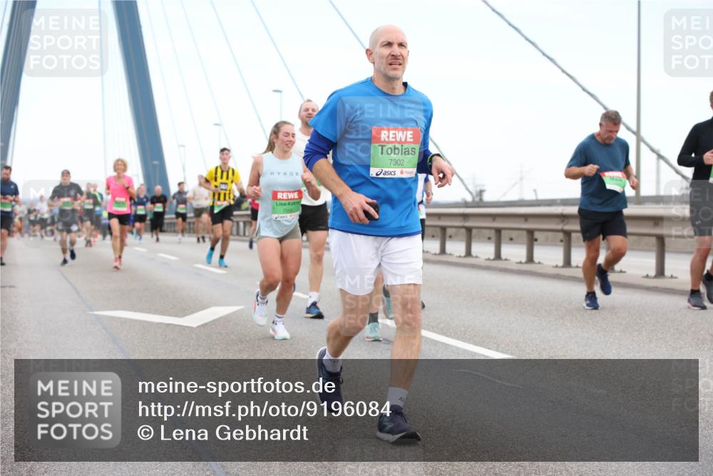03.10.2025 - Köhlbrandbrückenlauf Lena Gebhardt http://msf.ph/oto/9196084 03.10.2025 15:24:57 Position 1 7302 meine-sportfotos.de