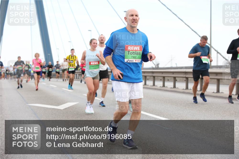 03.10.2025 - Köhlbrandbrückenlauf Lena Gebhardt http://msf.ph/oto/9196085 03.10.2025 15:24:57 Position 1 7302 meine-sportfotos.de