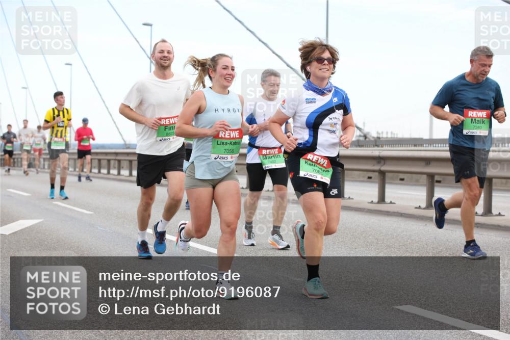 03.10.2025 - Köhlbrandbrückenlauf Lena Gebhardt http://msf.ph/oto/9196087 03.10.2025 15:24:58 Position 1 181, 8825, 7056, 7402, 7085, 7340 meine-sportfotos.de