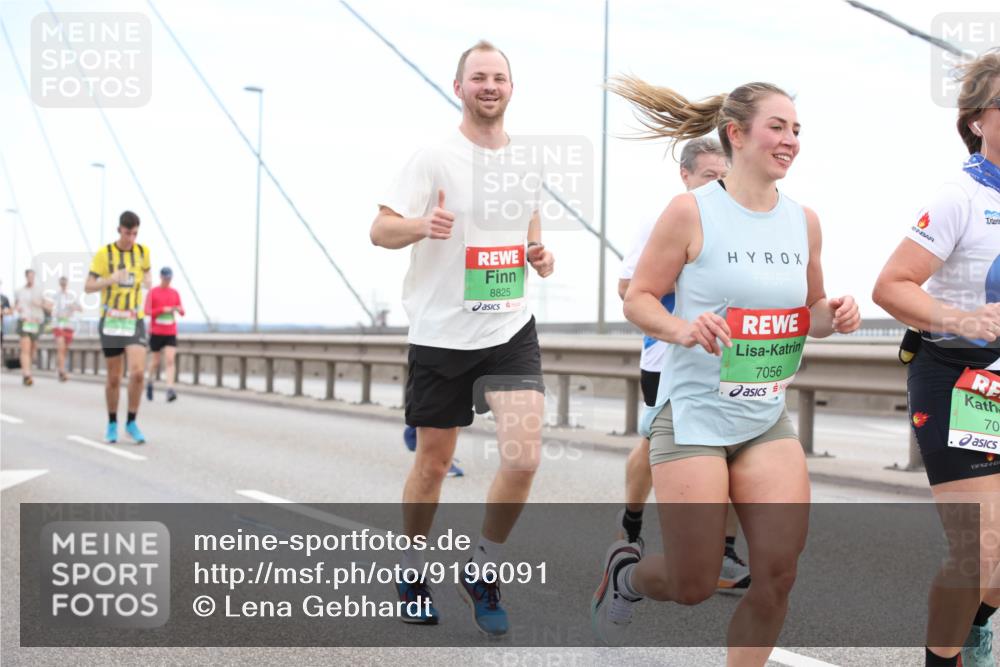 03.10.2025 - Köhlbrandbrückenlauf Lena Gebhardt http://msf.ph/oto/9196091 03.10.2025 15:24:59 Position 1 8825, 7056, 70 meine-sportfotos.de