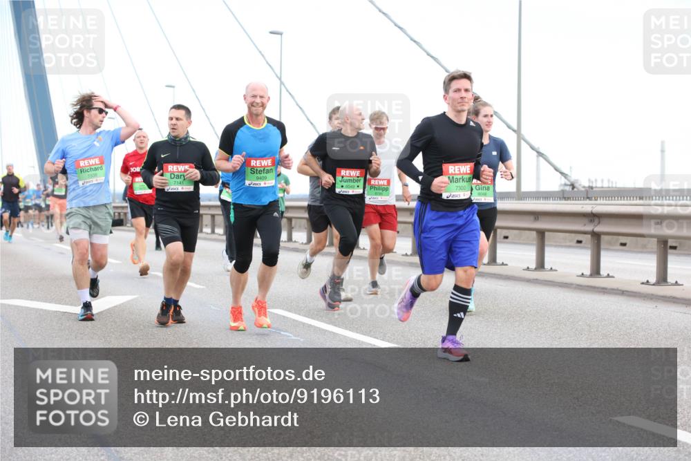 03.10.2025 - Köhlbrandbrückenlauf Lena Gebhardt http://msf.ph/oto/9196113 03.10.2025 15:25:06 Position 1 7338, 7141, 9409, 8049, 7300, 8048 meine-sportfotos.de