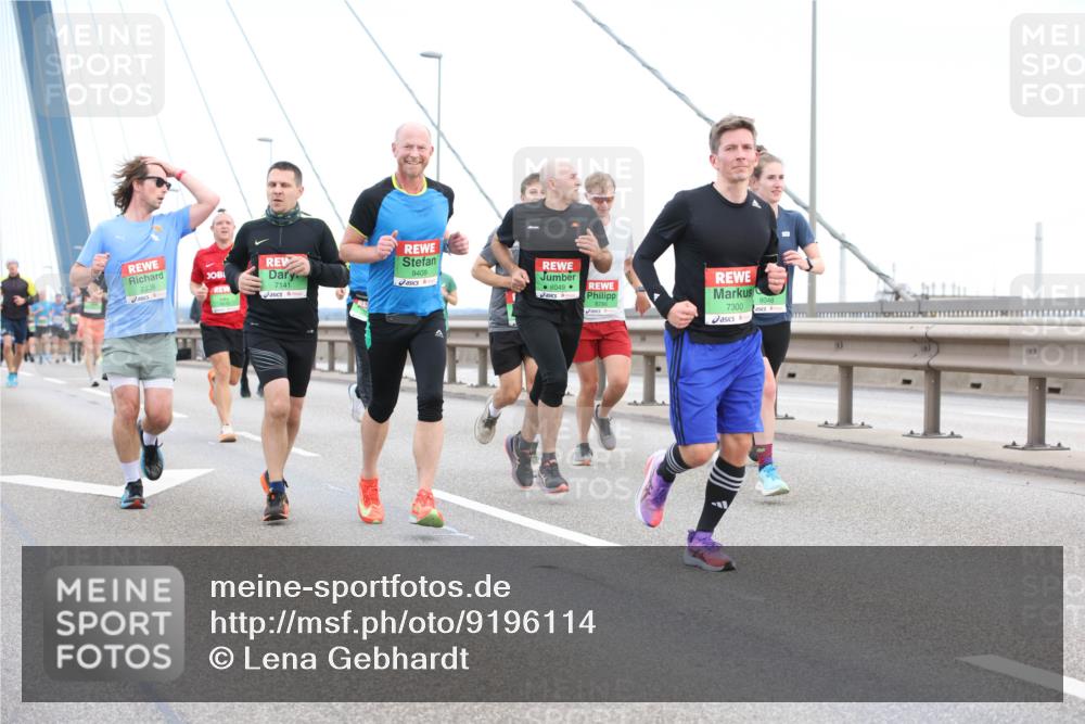 03.10.2025 - Köhlbrandbrückenlauf Lena Gebhardt http://msf.ph/oto/9196114 03.10.2025 15:25:06 Position 1 7141, 9409, 7338, 8049, 8786, 8048, 7300 meine-sportfotos.de