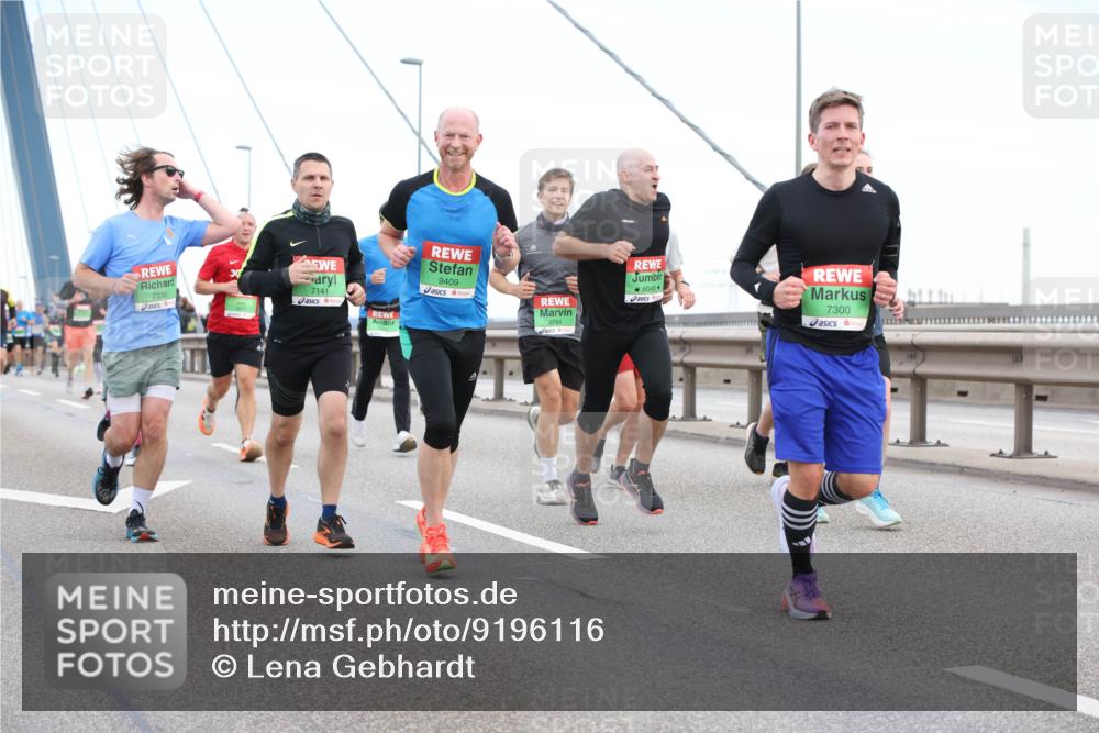 03.10.2025 - Köhlbrandbrückenlauf Lena Gebhardt http://msf.ph/oto/9196116 03.10.2025 15:25:06 Position 1 7338, 7141, 9409, 8049, 8784, 1, 7300 meine-sportfotos.de