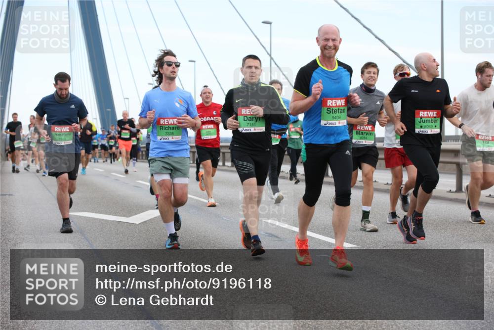 03.10.2025 - Köhlbrandbrückenlauf Lena Gebhardt http://msf.ph/oto/9196118 03.10.2025 15:25:07 Position 1 7141, 7513, 7338, 9409, 8784, 8049 meine-sportfotos.de
