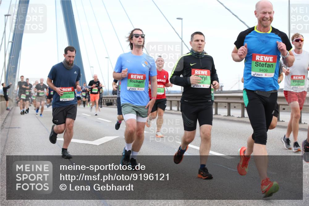 03.10.2025 - Köhlbrandbrückenlauf Lena Gebhardt http://msf.ph/oto/9196121 03.10.2025 15:25:07 Position 1 7513, 7338, 41, 9409, 8786 meine-sportfotos.de