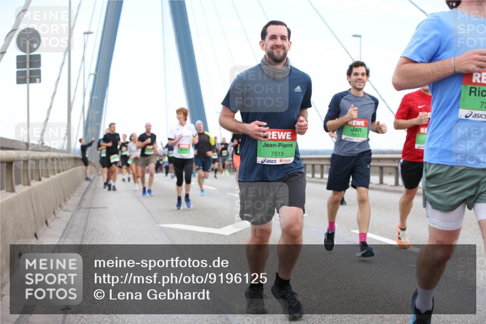 03.10.2025 - Köhlbrandbrückenlauf Lena Gebhardt http://msf.ph/oto/9196125 03.10.2025 15:25:08 Position 1 7513, 73, 7923 meine-sportfotos.de