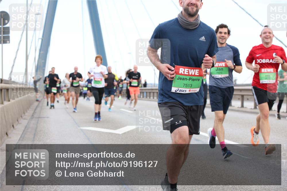 03.10.2025 - Köhlbrandbrückenlauf Lena Gebhardt http://msf.ph/oto/9196127 03.10.2025 15:25:09 Position 1 7513, 7923, 9670 meine-sportfotos.de
