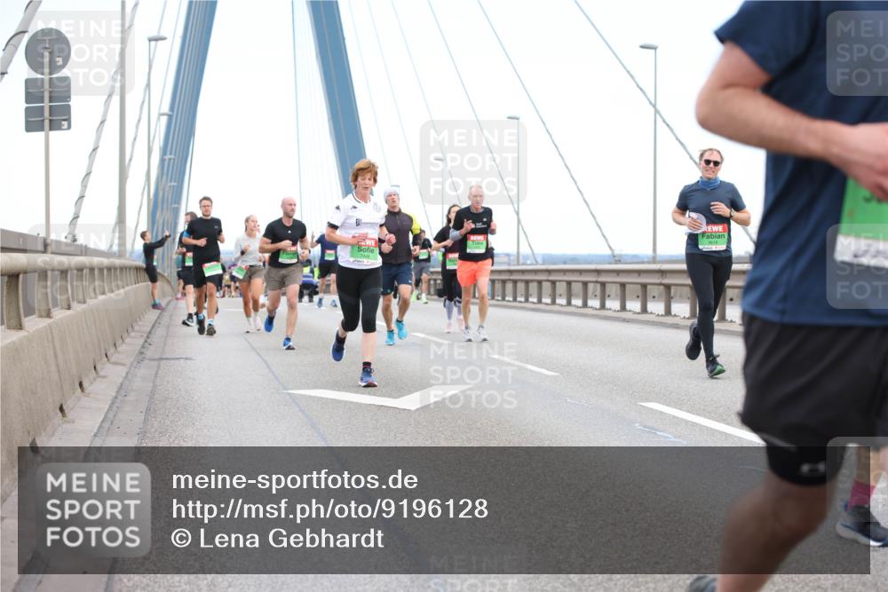 03.10.2025 - Köhlbrandbrückenlauf Lena Gebhardt http://msf.ph/oto/9196128 03.10.2025 15:25:09 Position 1 7448 meine-sportfotos.de