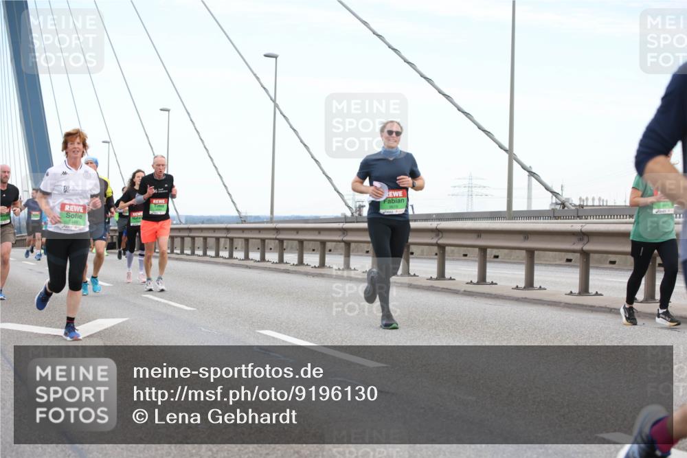 03.10.2025 - Köhlbrandbrückenlauf Lena Gebhardt http://msf.ph/oto/9196130 03.10.2025 15:25:10 Position 1 7448 meine-sportfotos.de