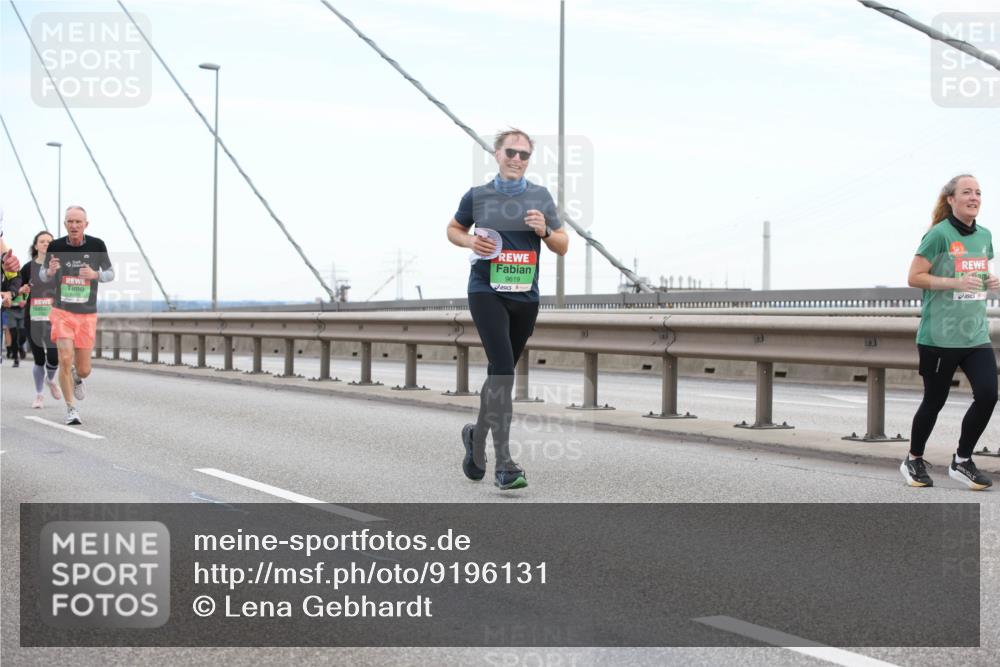 03.10.2025 - Köhlbrandbrückenlauf Lena Gebhardt http://msf.ph/oto/9196131 03.10.2025 15:25:11 Position 1 9619 meine-sportfotos.de