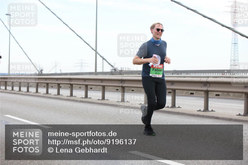 03.10.2025 - Köhlbrandbrückenlauf Lena Gebhardt http://msf.ph/oto/9196137 03.10.2025 15:25:12 Position 1 9619 meine-sportfotos.de